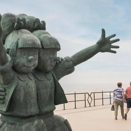 Beautiful On The 4th Floor With Garage *